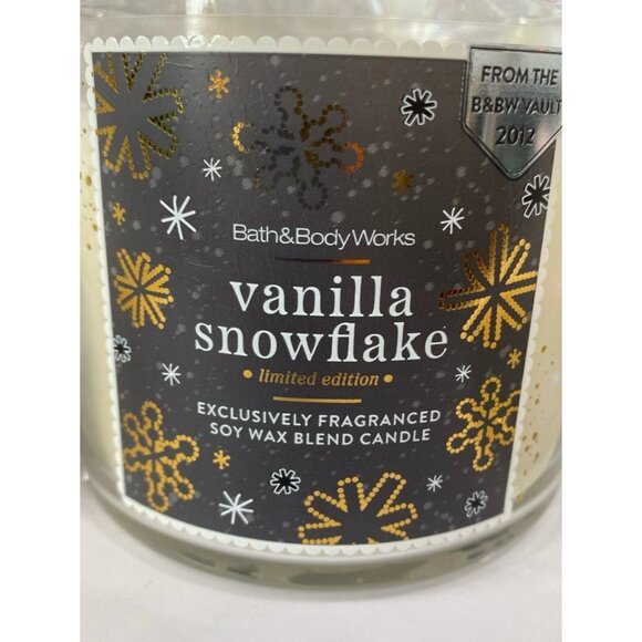 Bath & Body Works Limited Edition “Vanilla Snowflake” New 3 Wick Candle - Picture 3 of 8